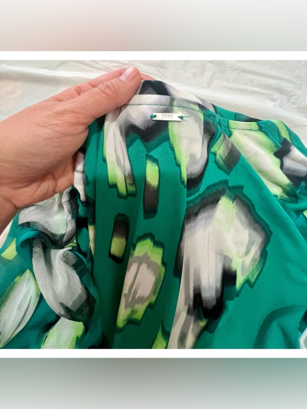 DKNY Green and Black Abstract Print Crewneck Top US Women’s XL EUC - Picture 5 of 12